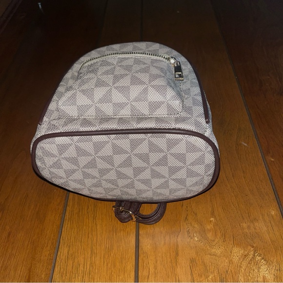 Geometric Patterned New Mini Backpack - Picture 4 of 8